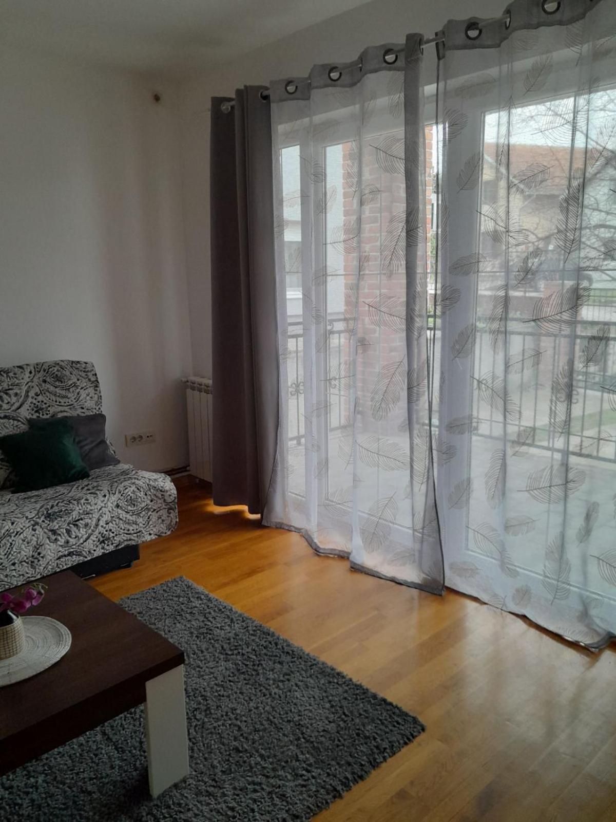 Apartment Ken Surčin Pokoj fotografie